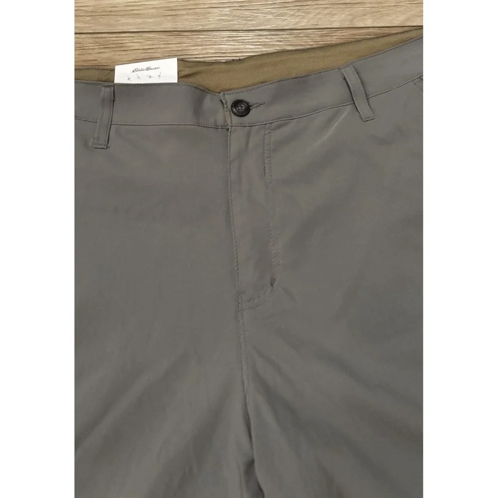 NWT Cargo Shorts Men's Eddie Bauer  Active Fit S 40 Inseam 10